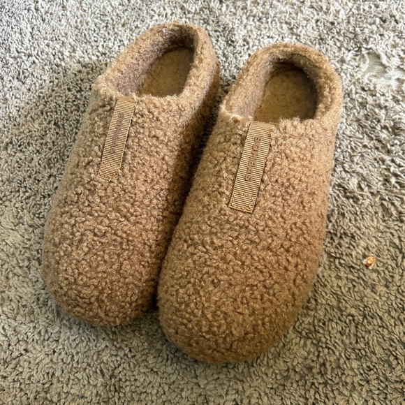 Bombas Teddy Sherpa Slip-On Slippers in Caramel - Picture 2 of 5